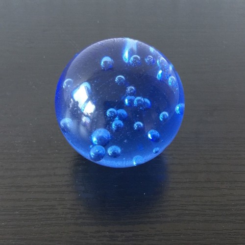 Wasser laufender glaskugel - wasser-laufender,