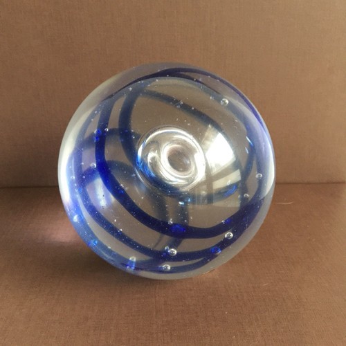 Wasser laufender glaskugel - wasser-laufender,